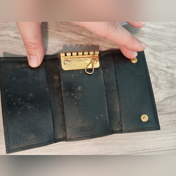 PRADA triangle Plate Tri-fold 6 rows Key Case - Picture 5 of 9